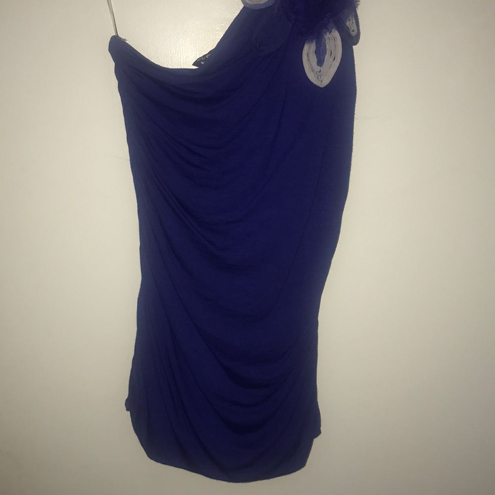 One shoulder top - Picture 3 of 4